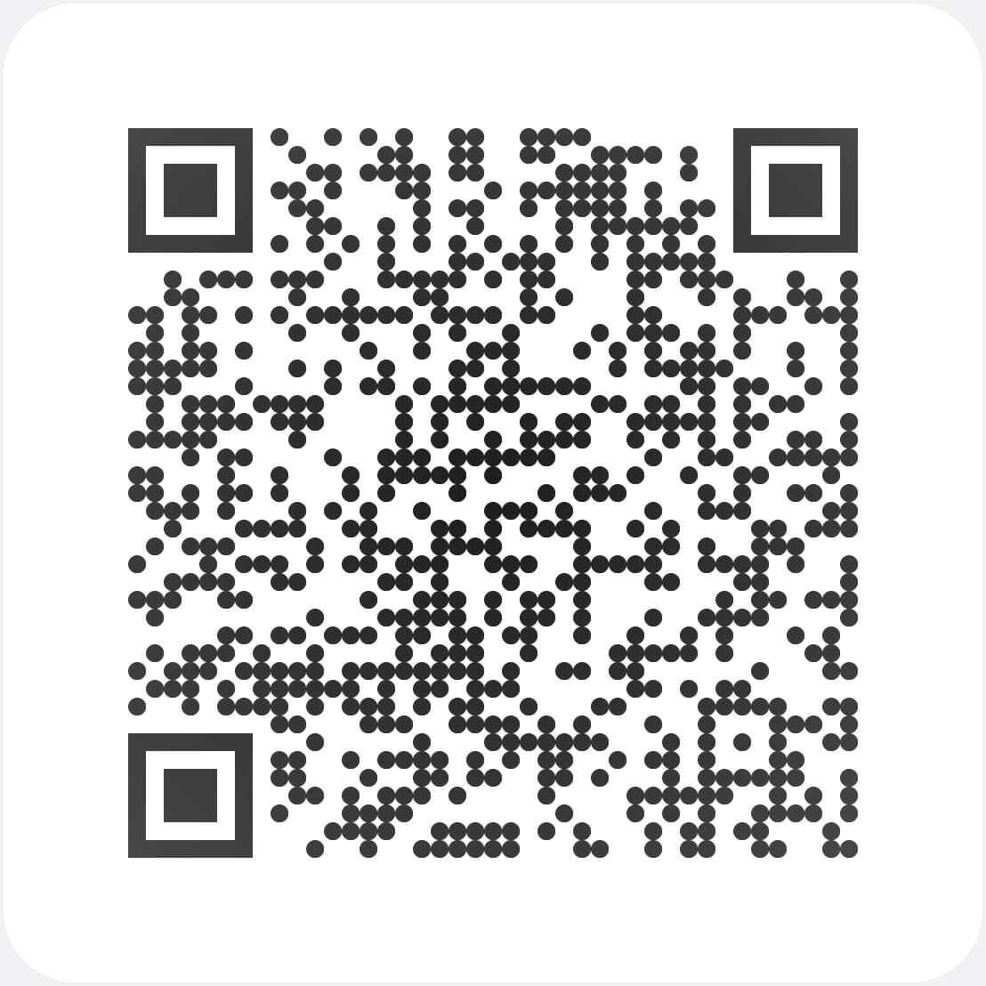 Wedding table setting with pink roses